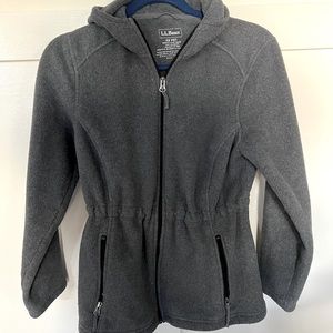 L.L. Bean Women’s zip up fleece jacket with hood in grey, size XS Petite